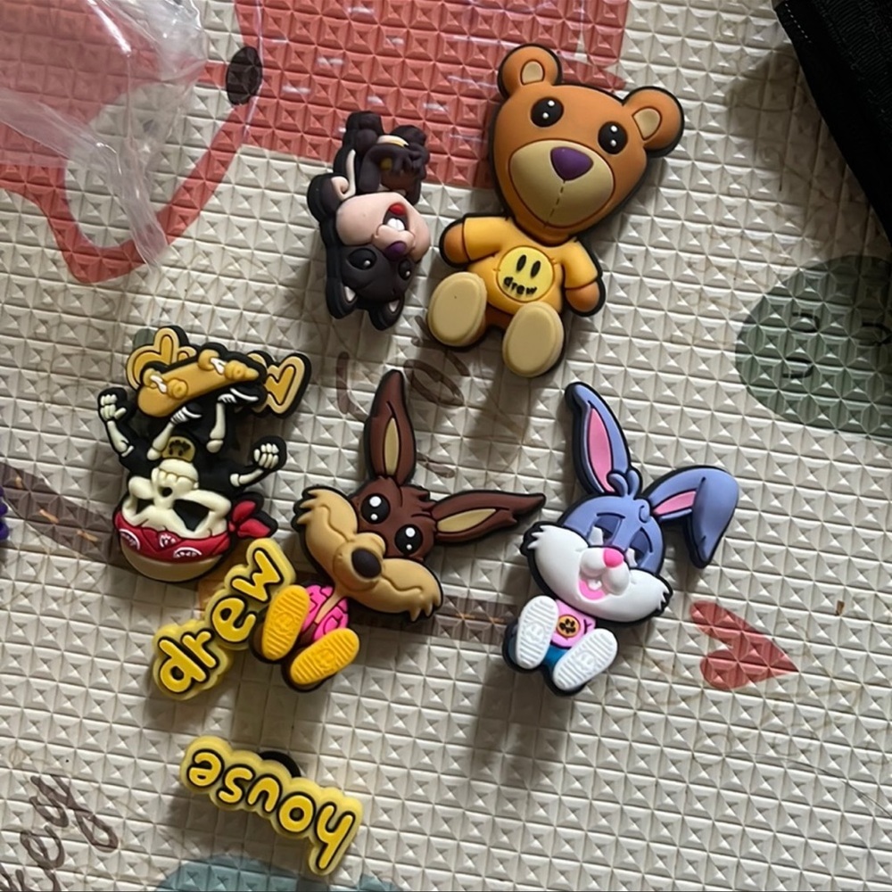 crocs pin